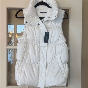 NWT Gap Women's White Down Puffer Vest size Medium